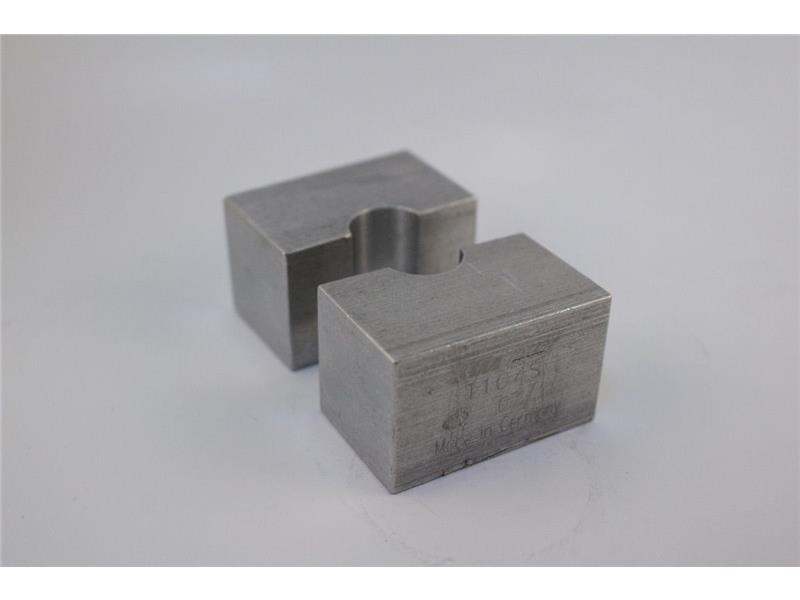 Clamping jaws The KTM Centre Husky1903